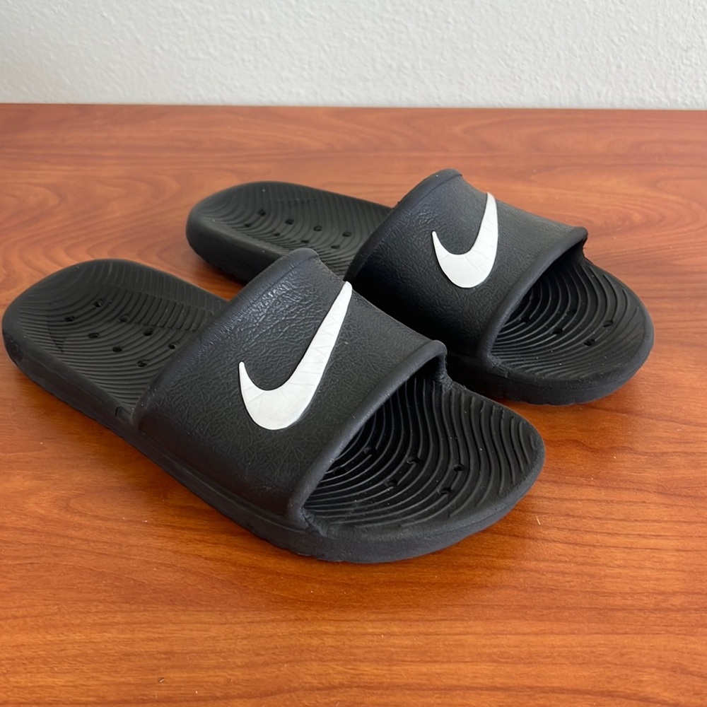 Nike Black Sandals / Slides